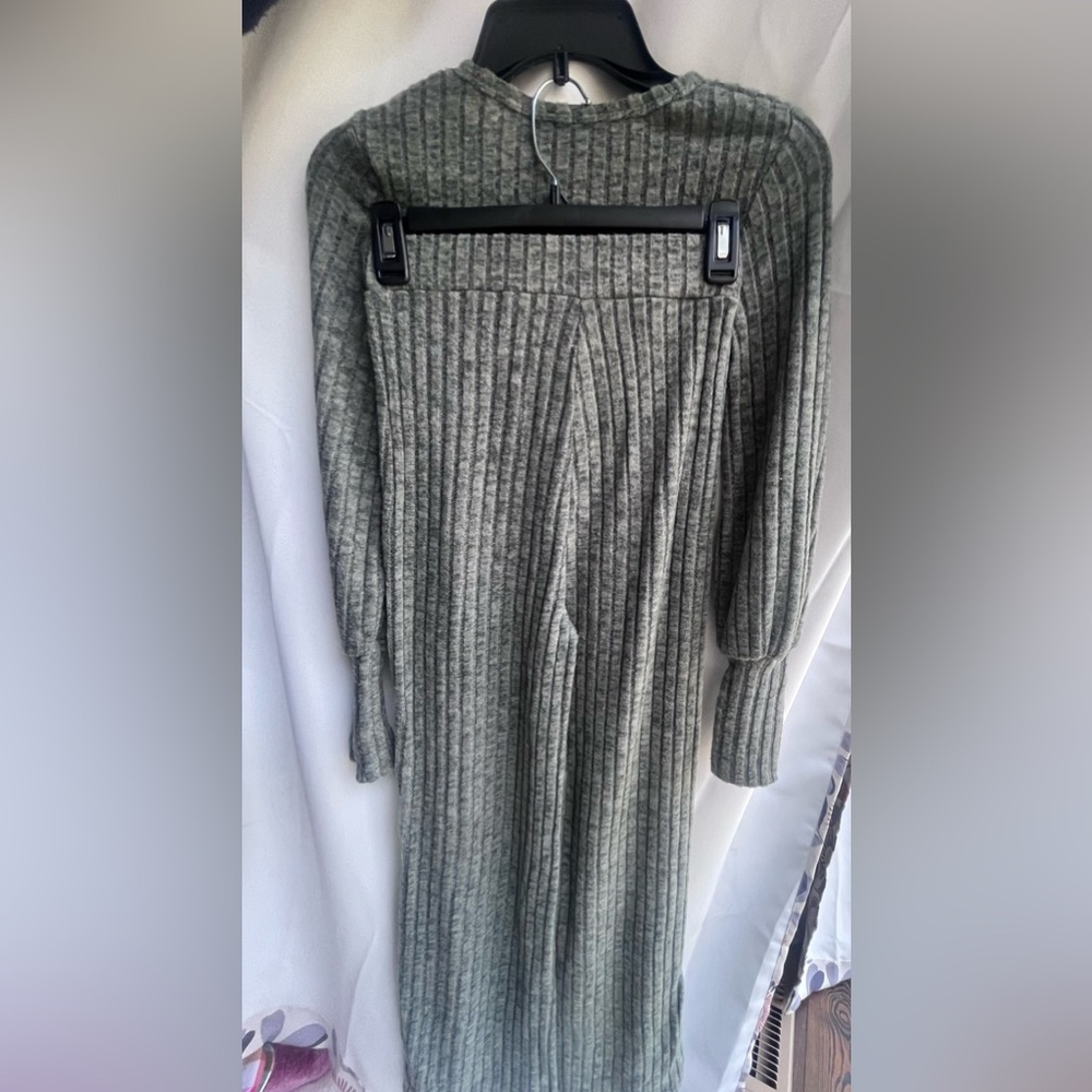 Green Ribbed Knit Set & Cream Ribbed Knit Set - Picture 3 of 8